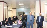 بازدید معاون آموزشی دانشگاه از روند ثبت‌نام دانشجویان جدیدالورود سال ۱۴۰۴